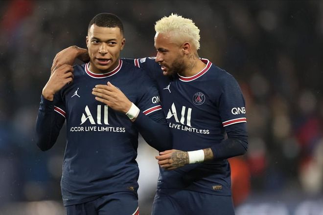 英超受大雪影响多场比赛延期（大雪影响英超 多场赛事延期）