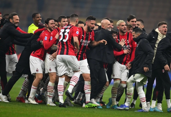 阿德巴约：10点半训练我8点半就到 C罗已经在游泳（阿德巴约：训练10点半我8点半就到，C罗早已在泳池开练）