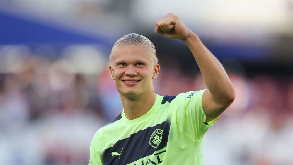 率巴黎首夺欧冠！官方：多纳鲁马当选FIFA年度最佳门将（官方宣布：多纳鲁马当选FIFA年度最佳门将，率巴黎捧得队史首座欧冠）