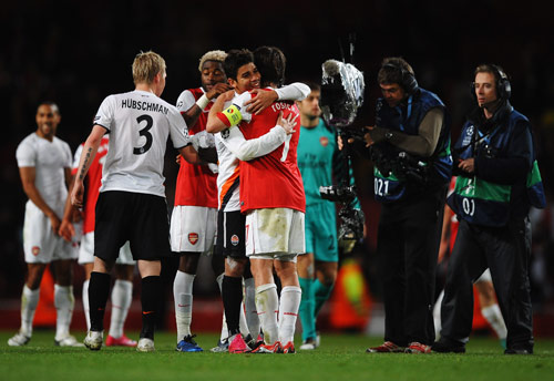 浮嶋敏：无论首发和替补都要为球队做贡献；满意赵松源的表现（浮嶋敏强调首发与替补同样要为球队出力，肯定赵松源的发挥）