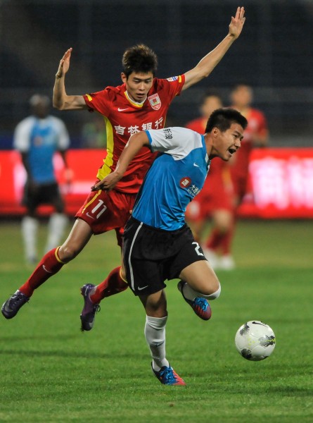 苏州队主帅李玮锋回应没收队员薯片：想走职业就要像职业看齐（苏州队主帅李玮锋谈没收薯片：想走职业路就得按职业标准要求自己）