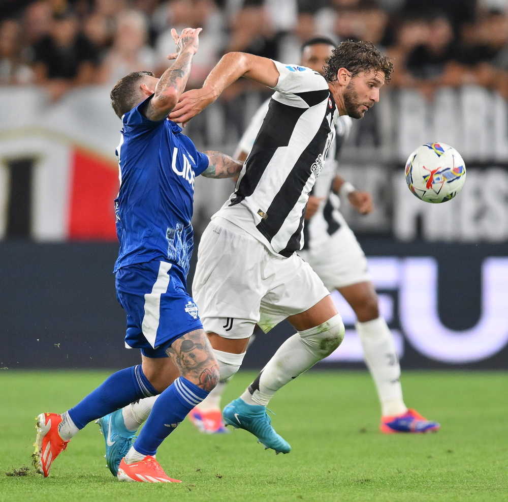 国足U22战乌兹别克首发站位：阵型4-4-2，蒯纪闻搭档朱鹏宇（U22国足迎战乌兹别克首发出炉：4-4-2阵型，蒯纪闻携手朱鹏宇）