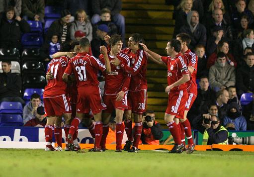 1996年的今天……维埃拉打进了他在阿森纳的首粒进球，剩下的故事就众所周知了（1996年的今天，维埃拉为阿森纳打入处子球，传奇从此开启）