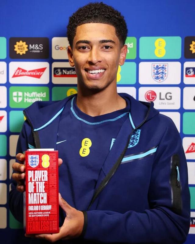 世体：在米利唐受伤后，阿森西奥成皇马唯一完全健康的中后卫（世体：米利唐伤停后，皇马中卫线仅阿森西奥仍保持完全健康）