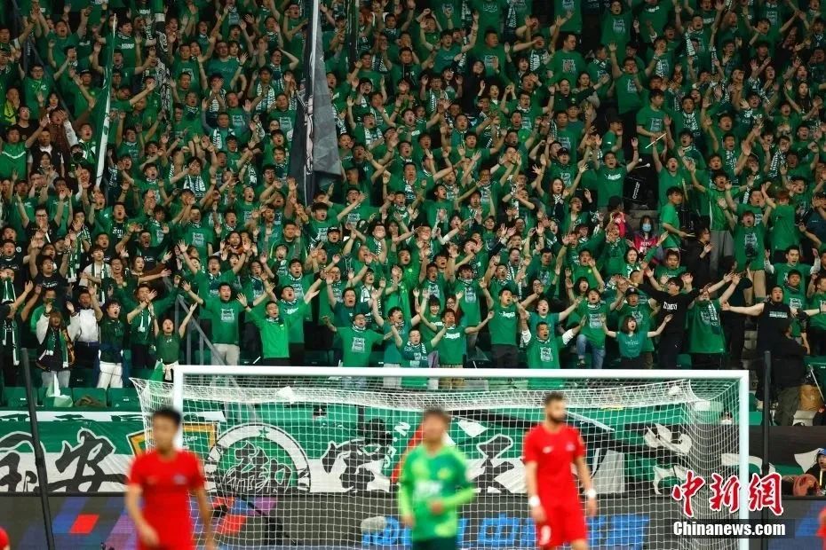 澳超半场：尤尔曼进球被吹，惠灵顿凤凰0-0麦克阿瑟FC（澳超半场：尤尔曼破门被判无效，惠灵顿凤凰与麦克阿瑟FC暂0-0）